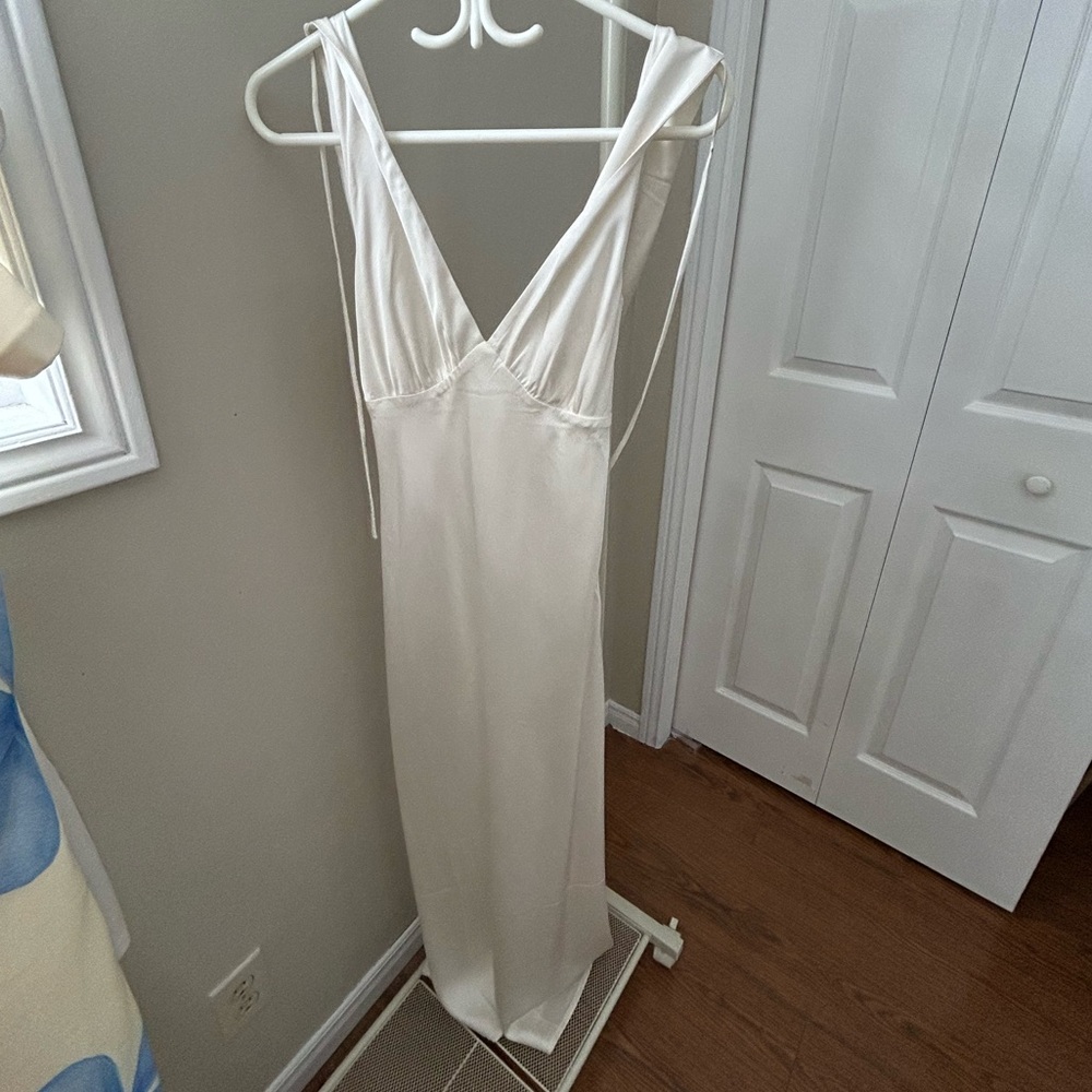 Satin cream Abercrombie dress